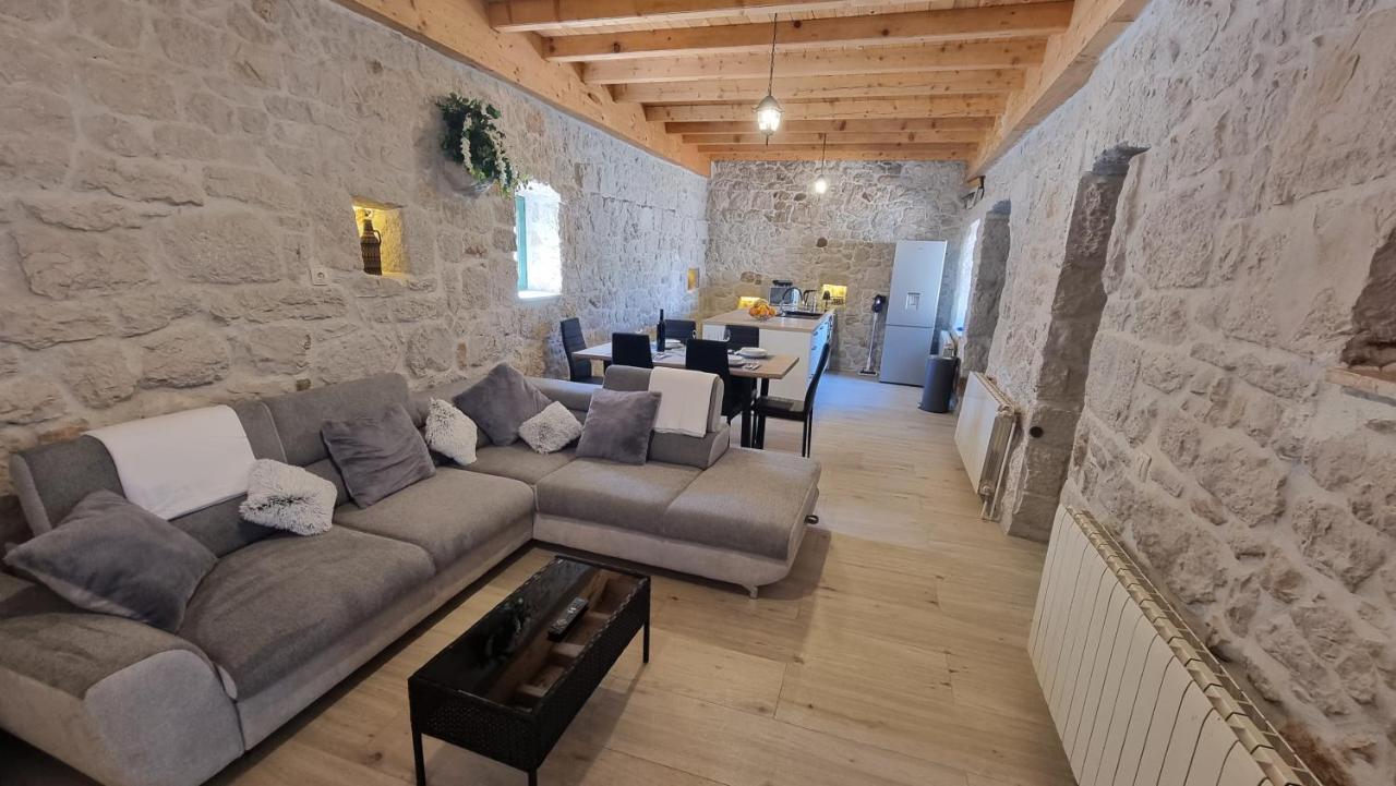 Villa Aga à Zagvozd Extérieur photo